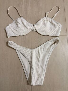 Abercrombie & Fitch Textured Cream Bikini